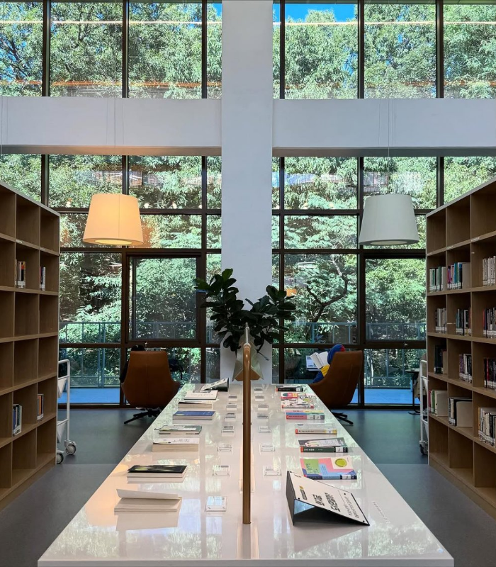 도서관에서 만나는 가을