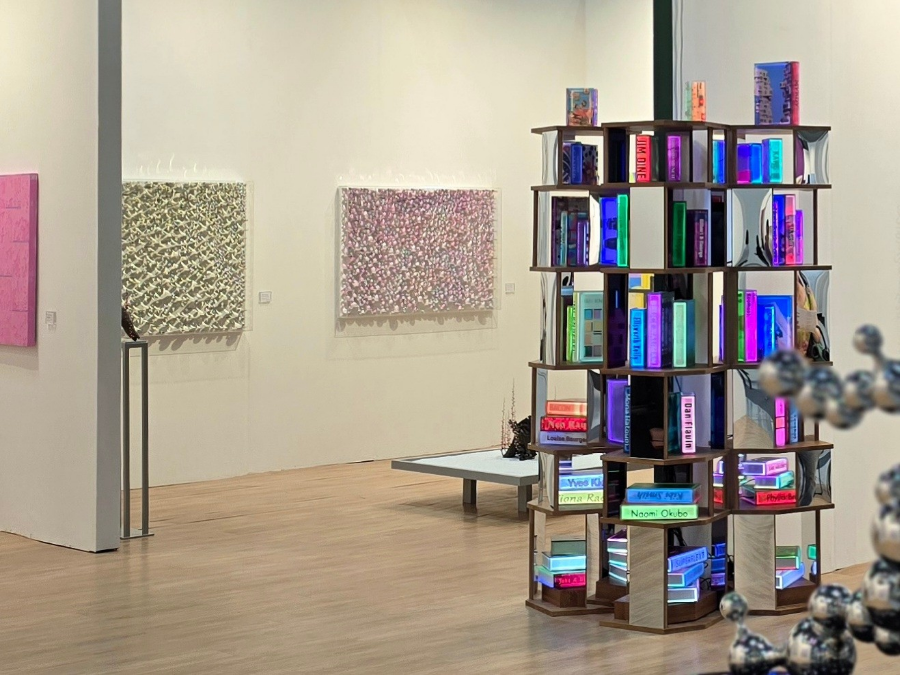 [미술칼럼] 다시 가을, 미술로 물든 서울 – 키아프·프리즈 서울 2025와 주목할 만한 전시들